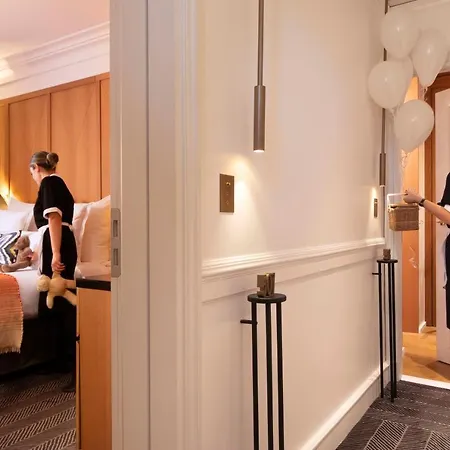 Vernet Champs Elysees Hotel