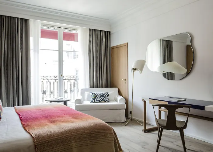 Отель Vernet Champs Elysees 5*