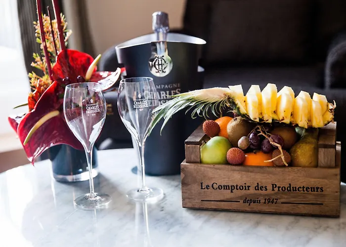 Отель Vernet Champs Elysees 5*