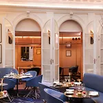 Hotel Vernet Champs Elysées Paris