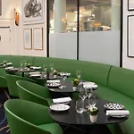 Hotel Vernet Champs Elysées 5*