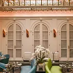Vernet Champs Elysées Hotel 5*