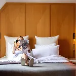 Hotel Vernet Champs Elysees Paříž