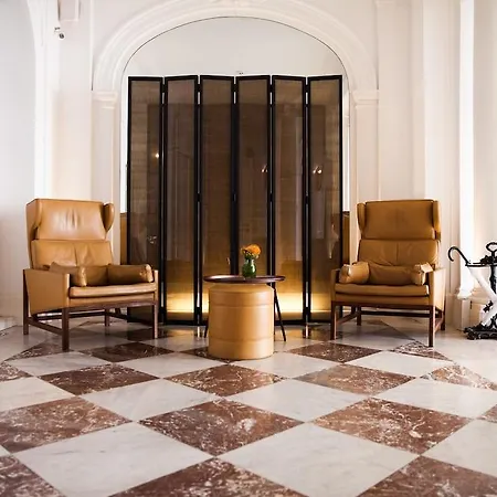 Hotel Vernet Champs Elysées Parigi