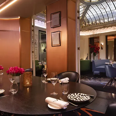 Vernet Champs Elysées Hotel Parigi