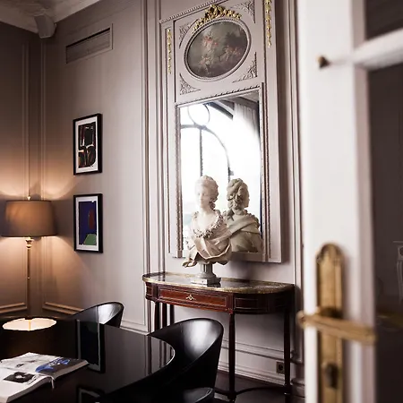 Vernet Champs Elysées Hotel