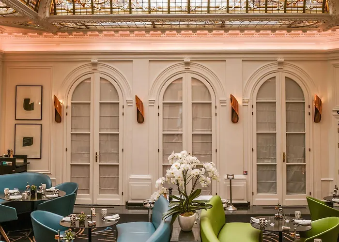 Vernet Champs Elysees 호텔 5*