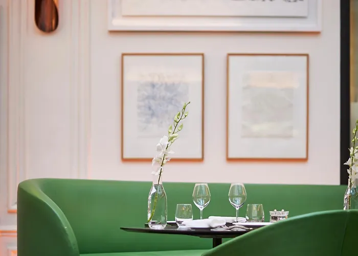 Vernet Champs Elysees 호텔