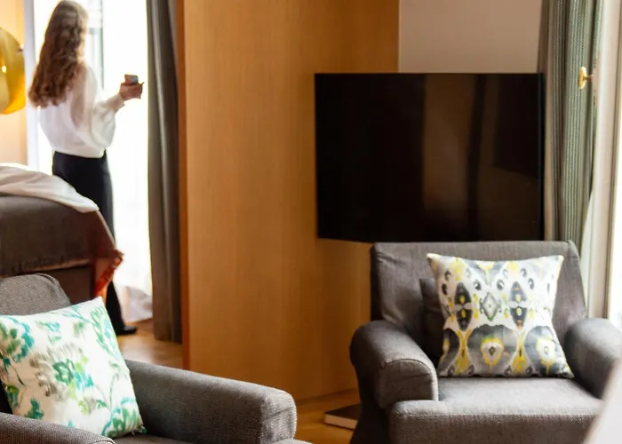 Отель Vernet Champs Elysees