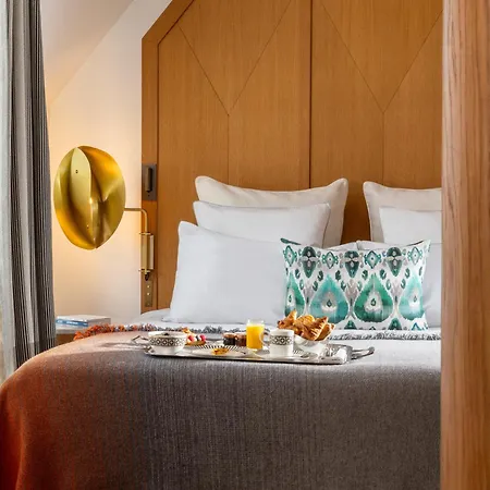Vernet Champs Elysees 호텔 5*