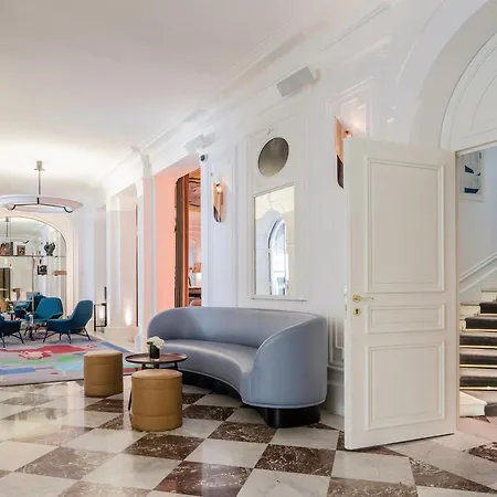 호텔 Vernet Champs Elysees 5*