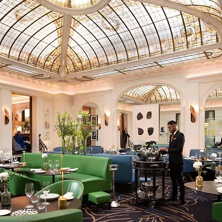Vernet Champs Elysees 호텔 5*