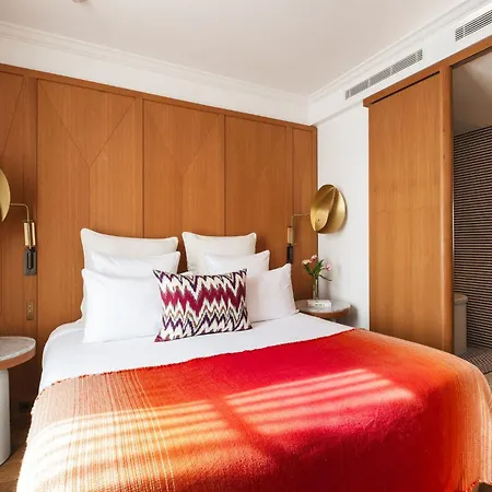 호텔 Vernet Champs Elysees 5*