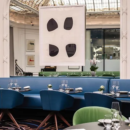 Vernet Champs Elysees 호텔 5*