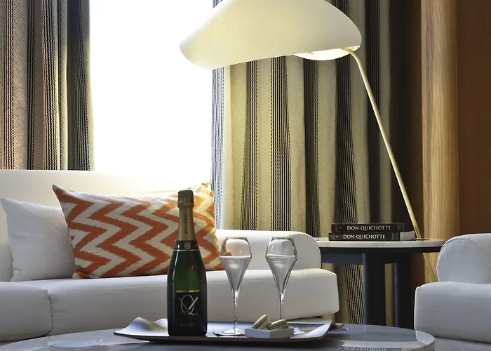 Hotel Vernet Champs Elysees 5*